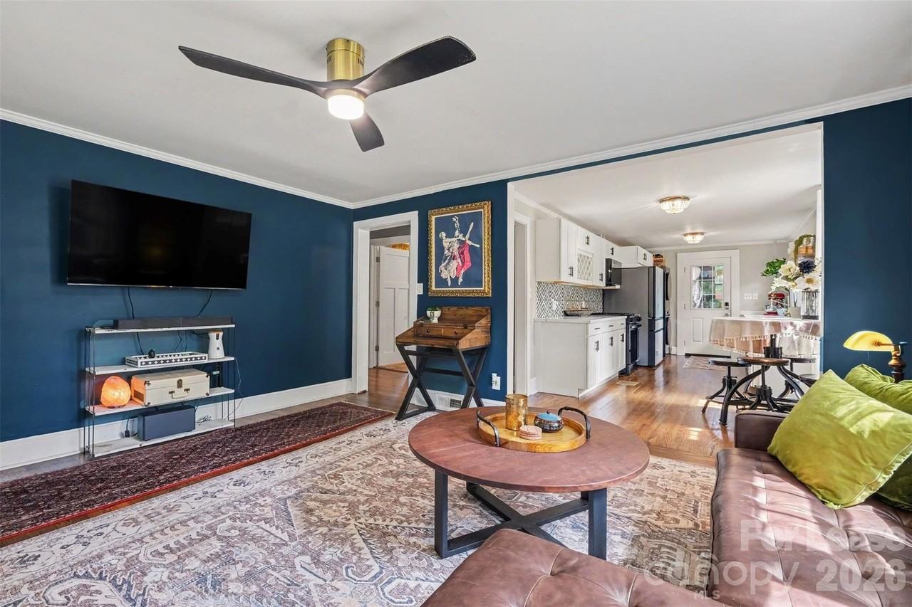 3330 Benard Ave - Photo 5 of 19