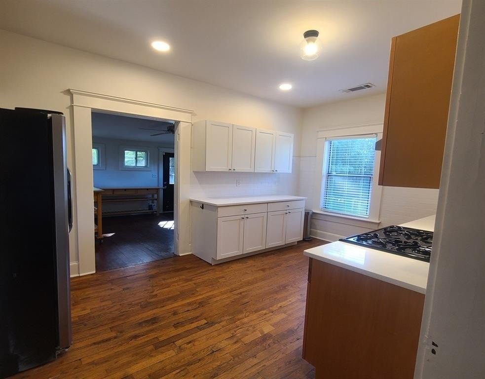 39 Howard St Ne #2 - Photo 7 of 27