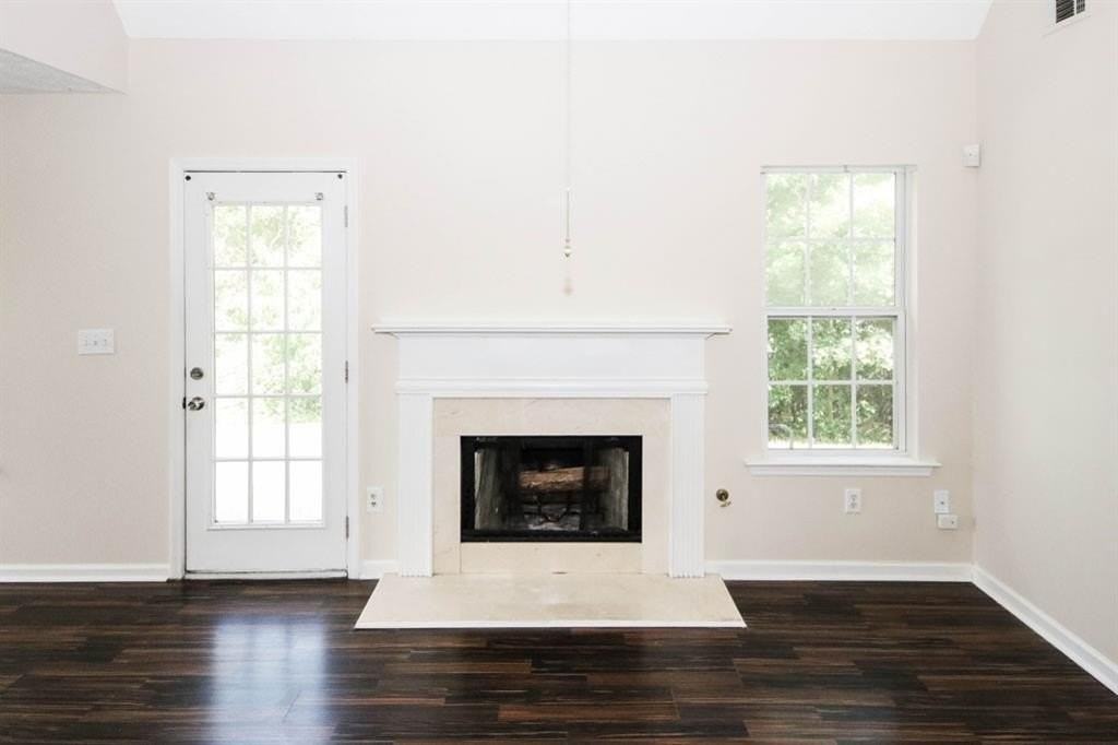 1654 Oak Trace Cir - Photo 5 of 20