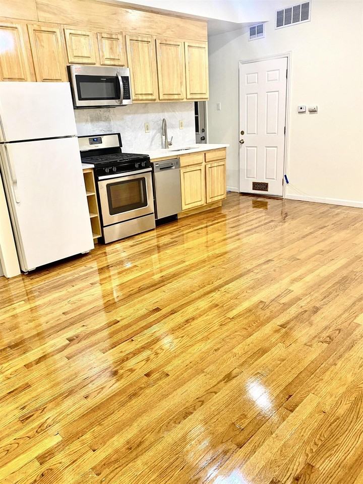 327 Central Ave #2R - Photo 7 of 13