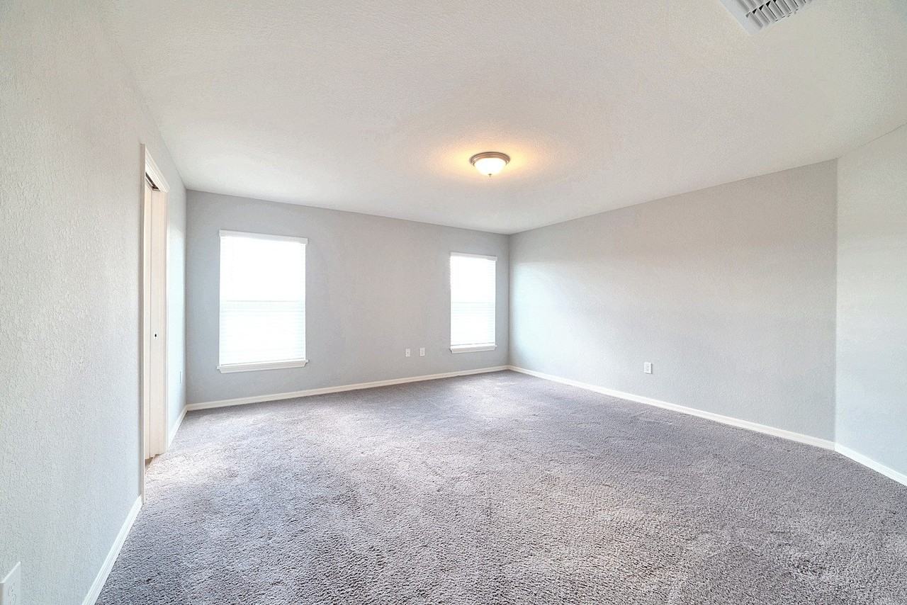 1027 Corso Dr #1 - Photo 6 of 32