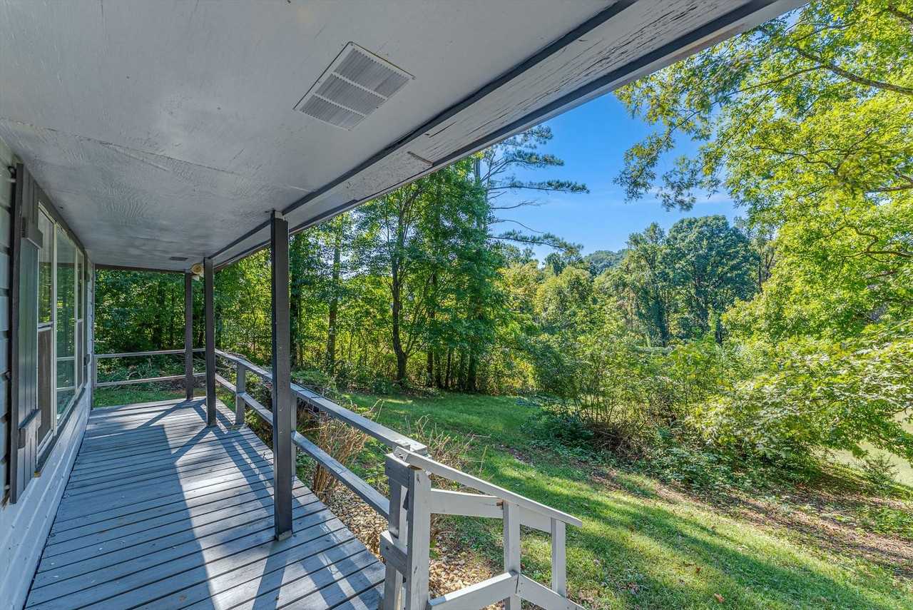 400 Fox Rd - Photo 5 of 20