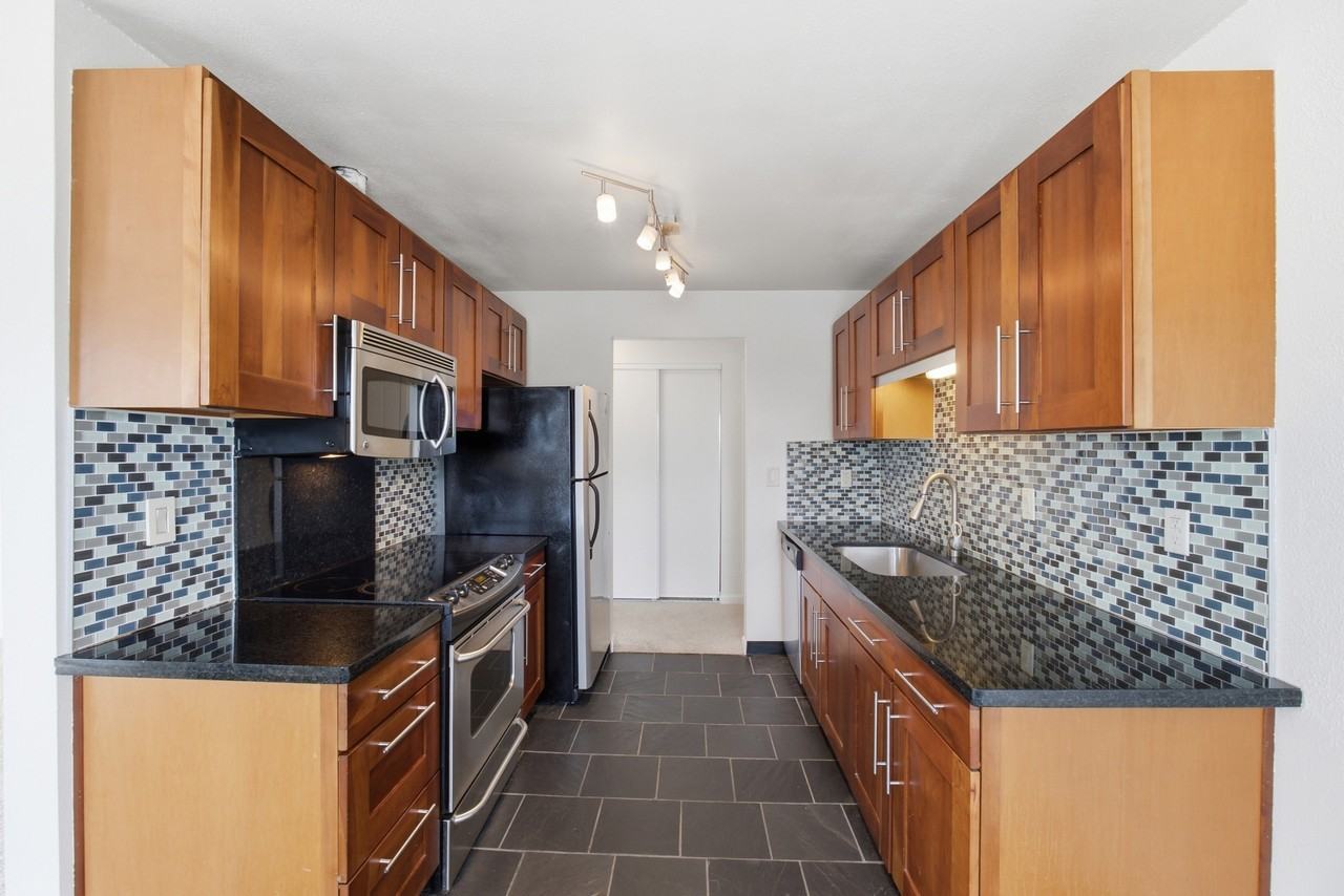 11556 Greenwood Ave N #201 - Photo 2 of 13