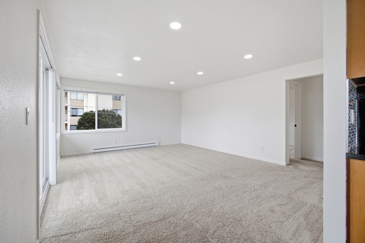 11556 Greenwood Ave N #201 - Photo 3 of 13