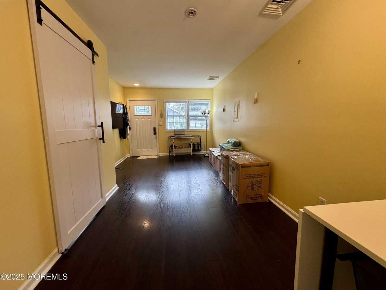 14 Sycamore Ave - Photo 7 of 25