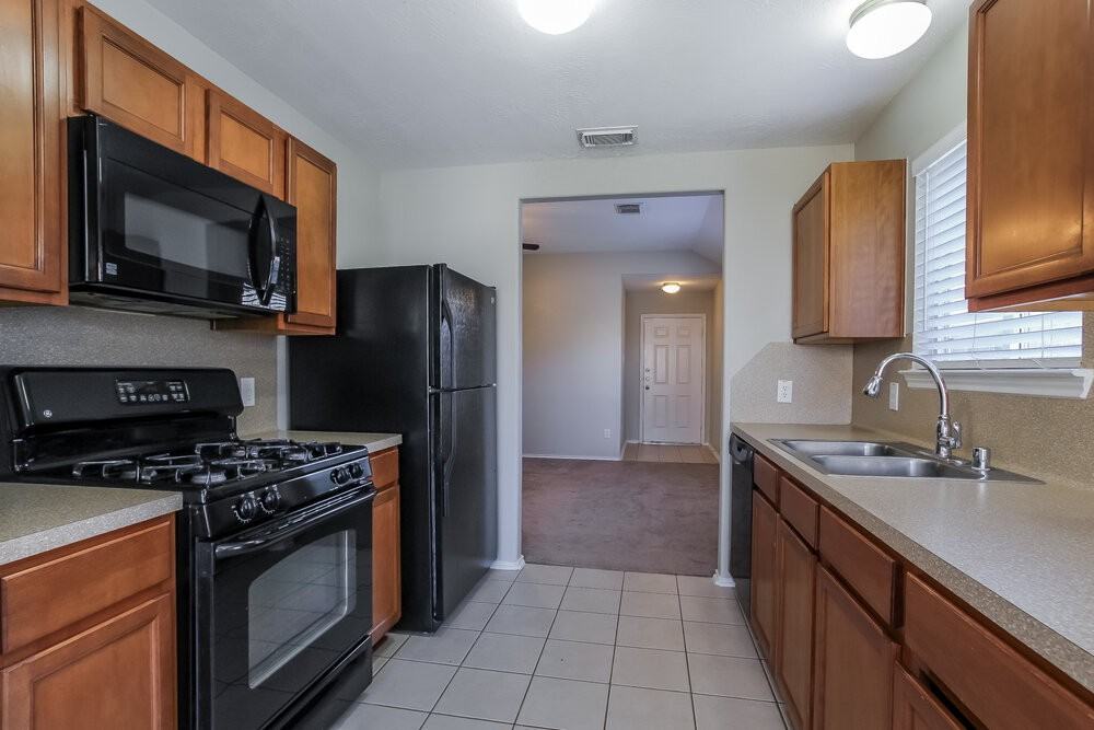 4339 Plumeria Ave - Photo 7 of 16