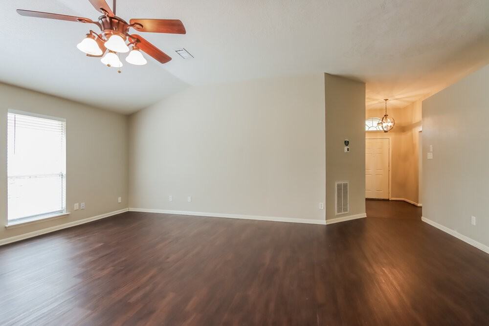 20722 Lake Park Trl - Photo 4 of 16