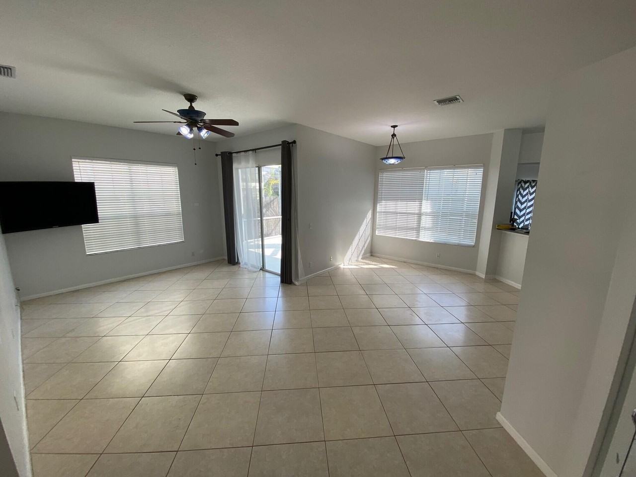 963 Red Parrot Ln - Photo 3 of 10