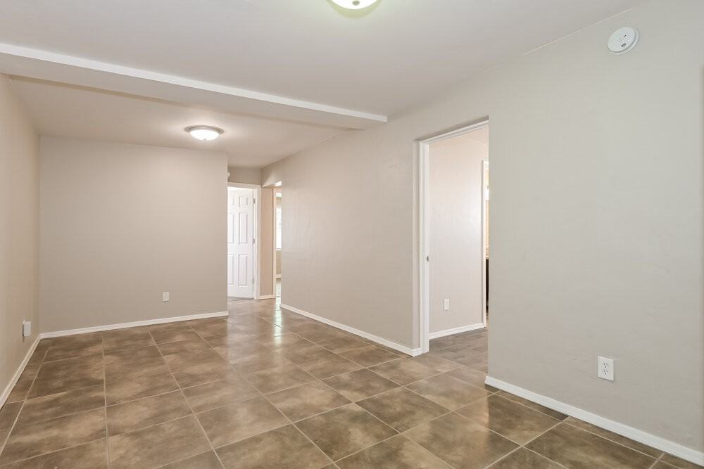 1018 N Columbus Blvd - Photo 7 of 16