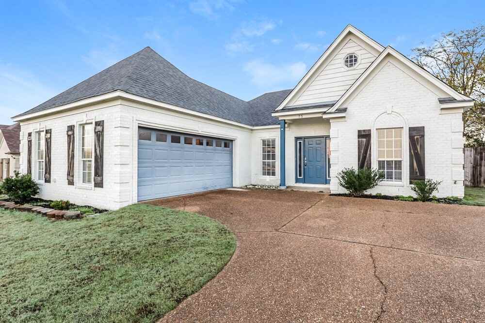 75 Susanne Dr - Photo 3 of 16