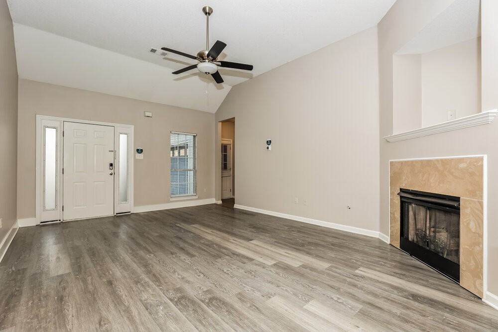 75 Susanne Dr - Photo 4 of 16