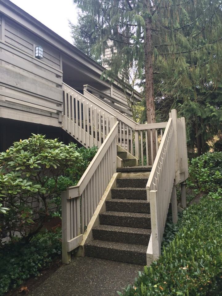 1256 Bellevue Way Northeast - Photo 5 of 14