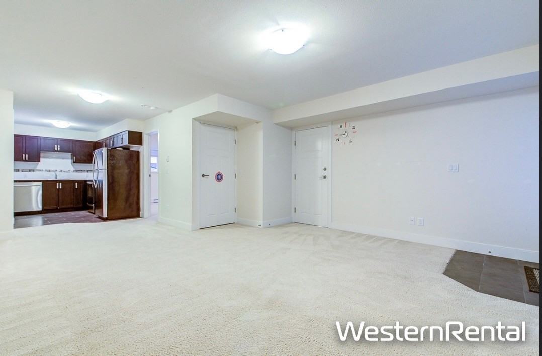 3491 Bishop Place - Photo 4 of 11