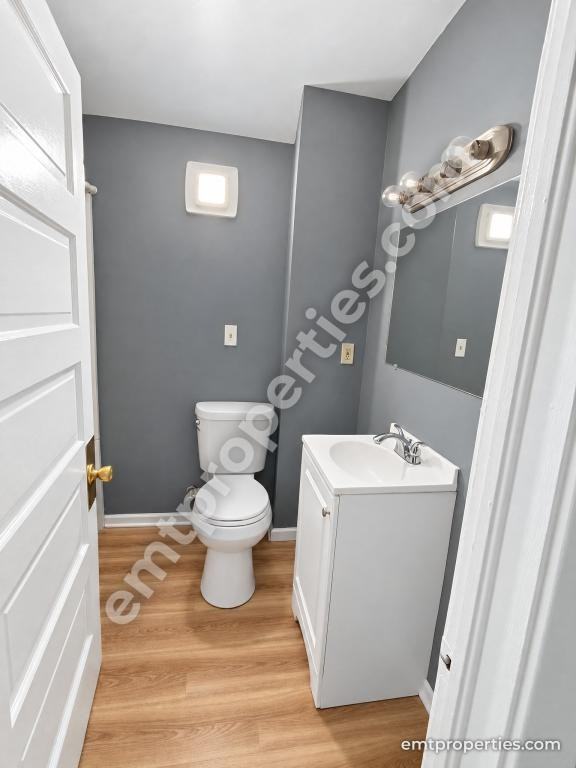 1119 E River St - Photo 2 of 11