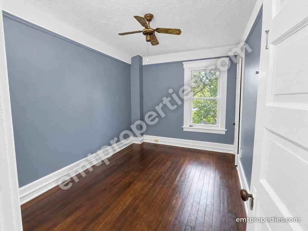 1119 E River St - Photo 5 of 11