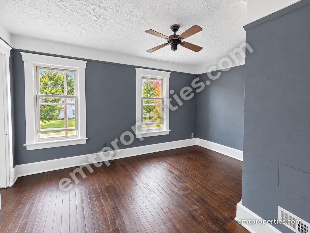 1119 E River St - Photo 6 of 11