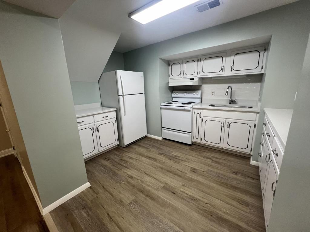 1320 Barret Ave - Photo 5 of 30