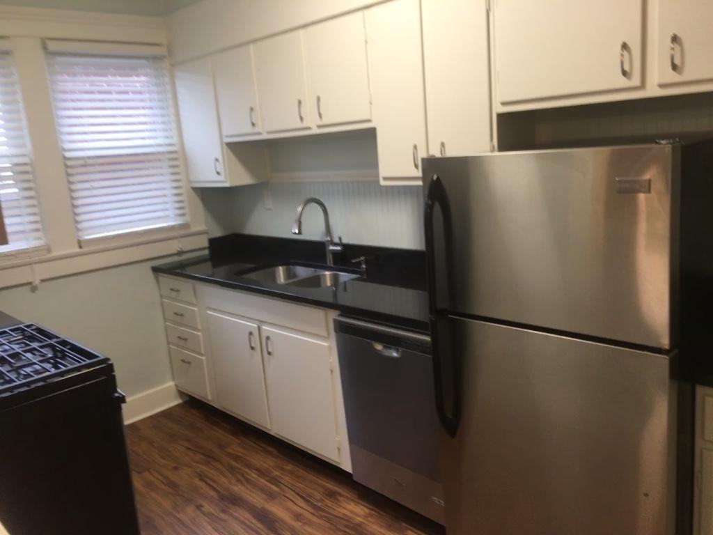 1312 Barret Ave - Photo 7 of 16