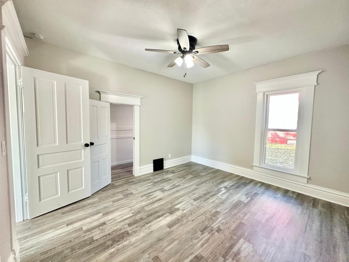 321 8th Street - Photo 6 of 15