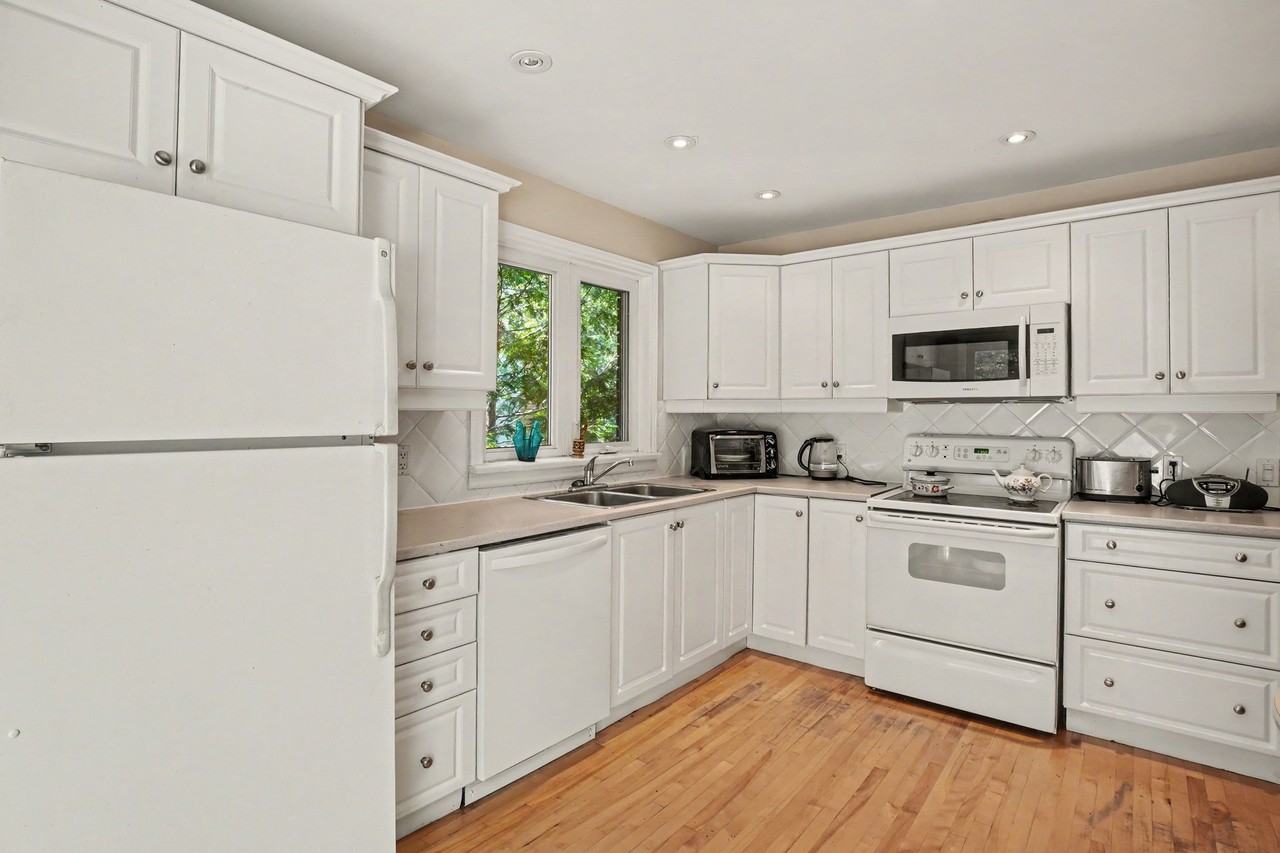 657 Golden Avenue #2 - Photo 7 of 10
