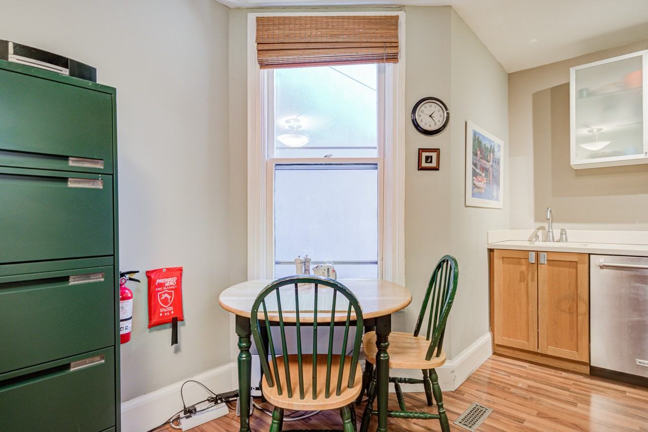 Bathurst St & College St #3 - Photo 4 of 17