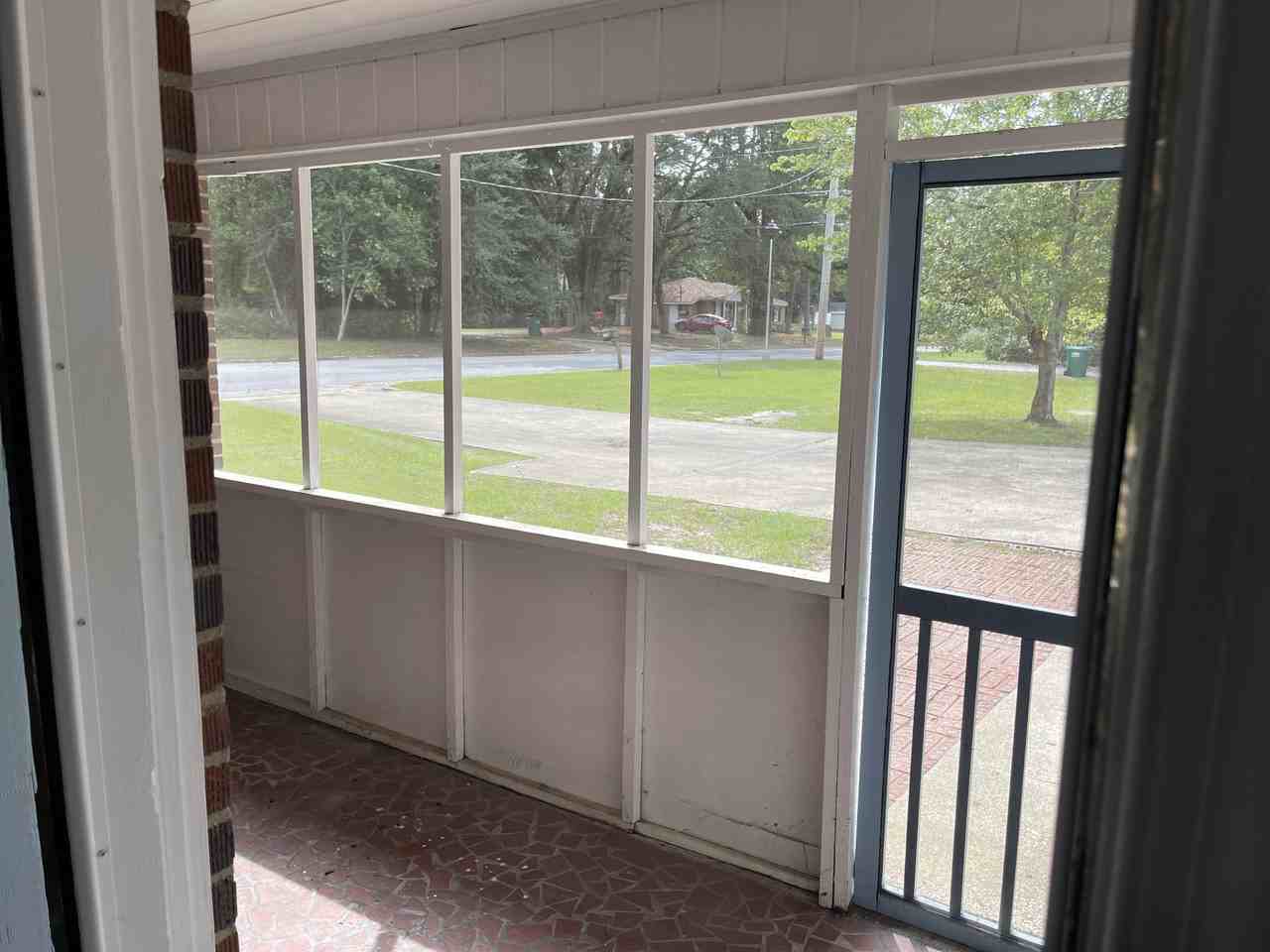 1000 5th Ave #1000A - Photo 5 of 10
