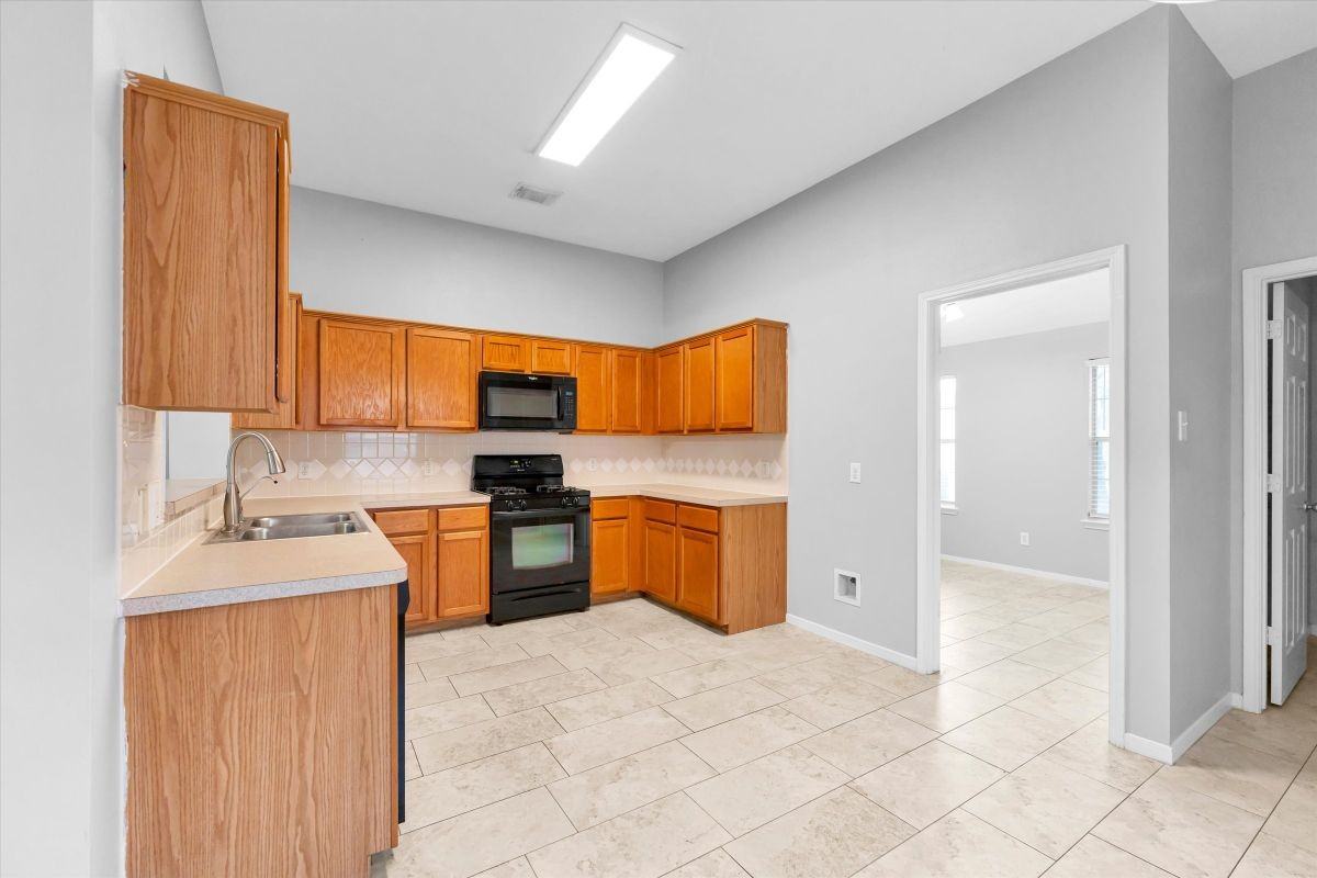 18110 Bare Branch Ln - Photo 5 of 42