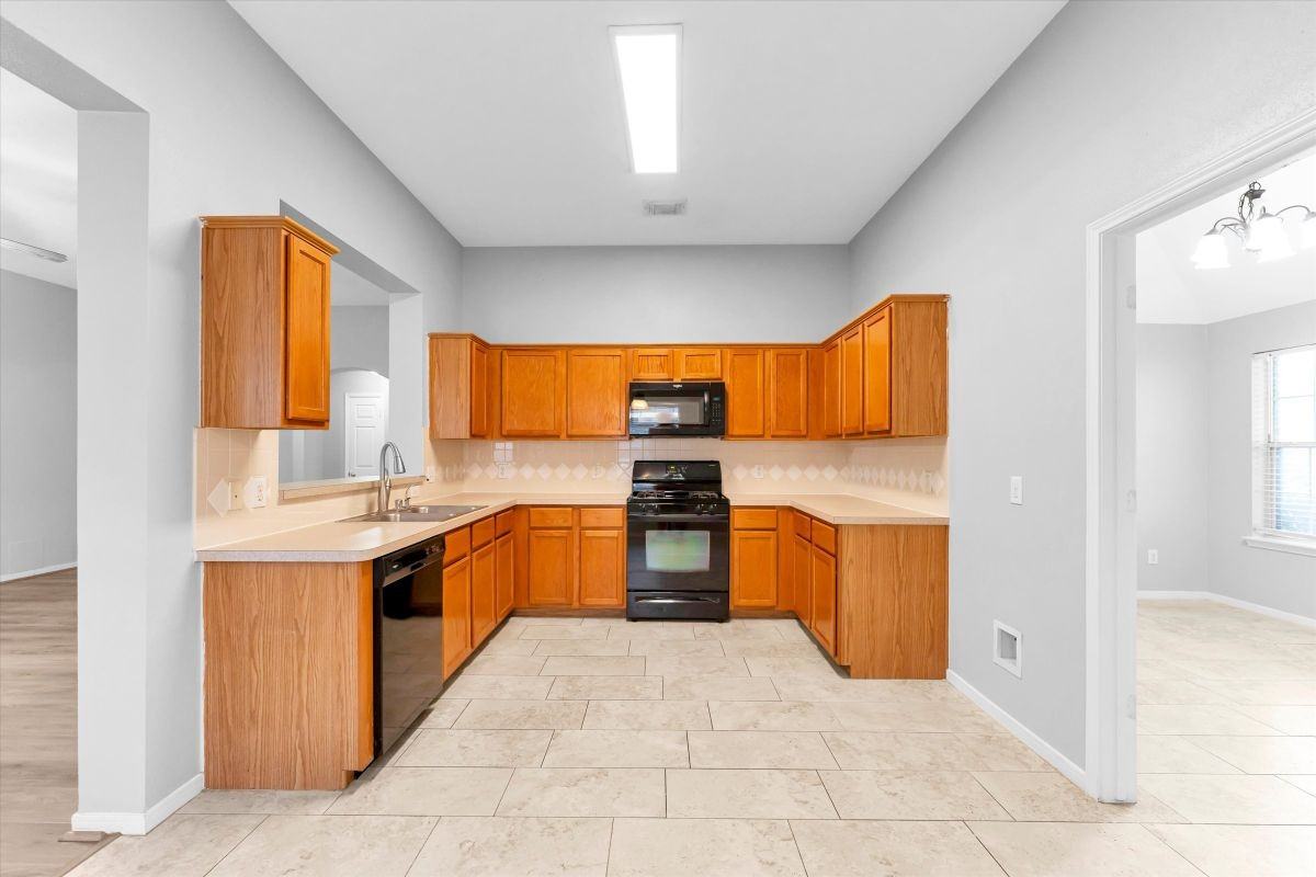 18110 Bare Branch Ln - Photo 7 of 42