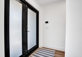 featured image of 933 Banyan Dr