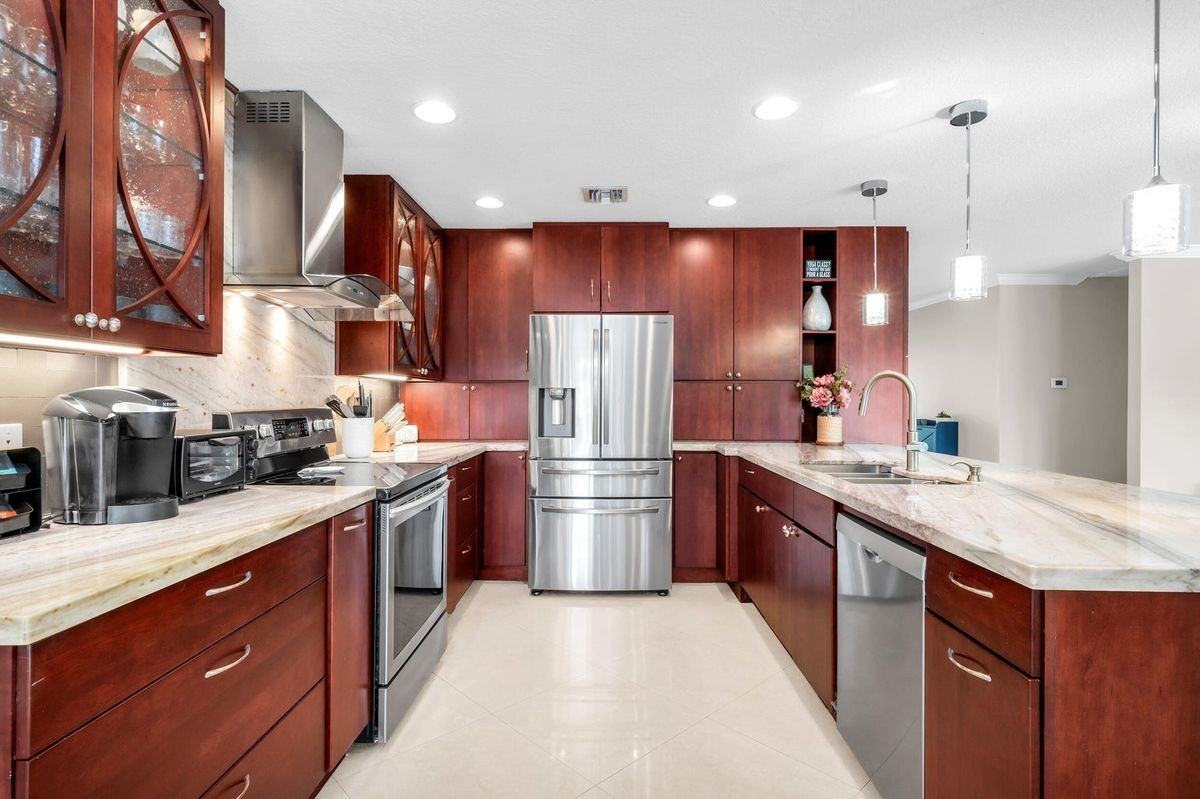 3250 Lakeview Blvd - Photo 4 of 5