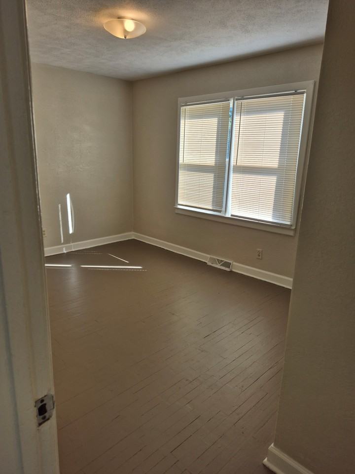 1852 E 78th St #1 - Photo 3 of 13