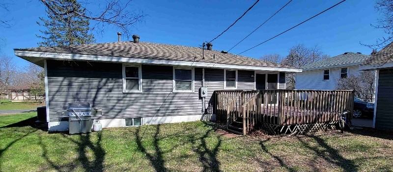 10522 Madison St Ne - Photo 3 of 10