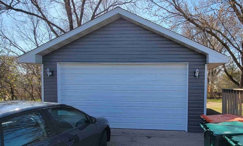 10522 Madison St Ne - Photo 4 of 10