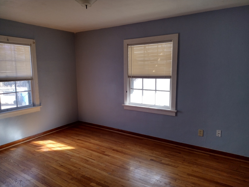3408 Charlack Ave - Photo 5 of 7