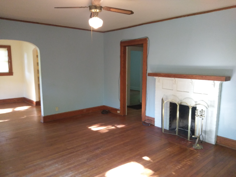 211 Avery St - Photo 3 of 10