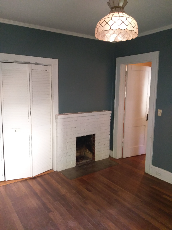 211 Avery St - Photo 5 of 10