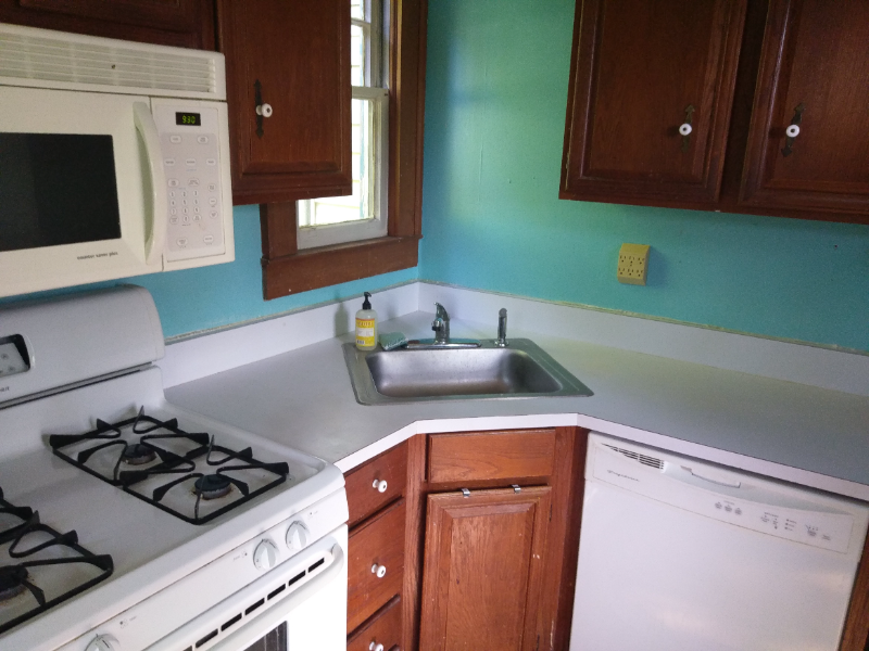 211 Avery St - Photo 7 of 10