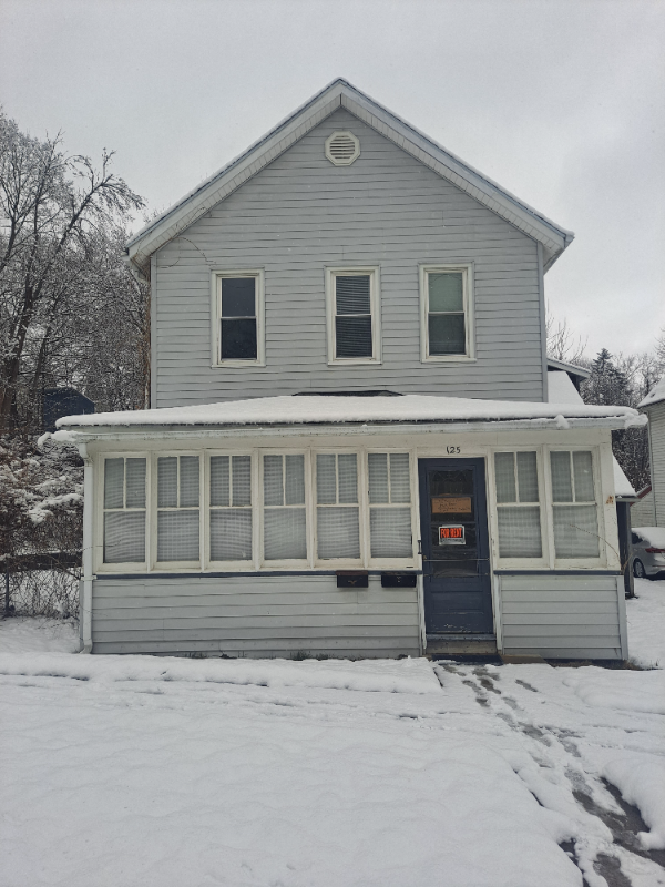 125 W 3rd St #201