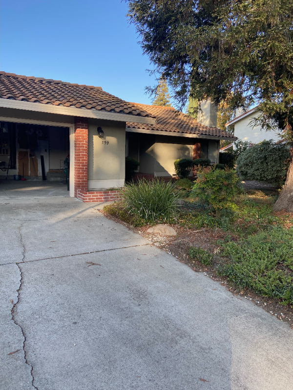 359 Rivertree Way - Photo 3 of 18