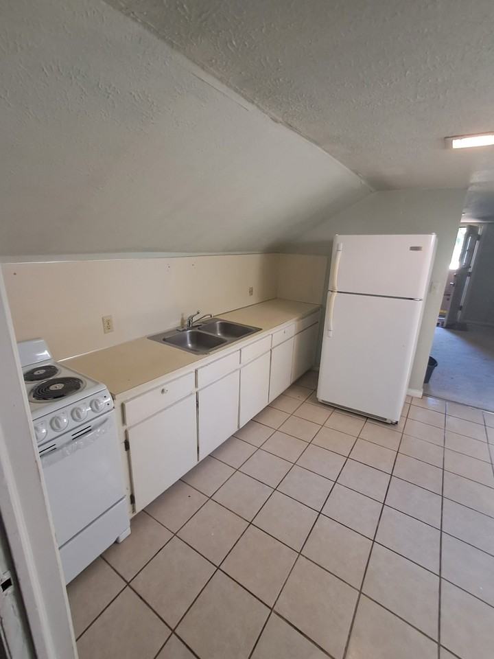 1509 Warm Springs Rd #B - Photo 5 of 13