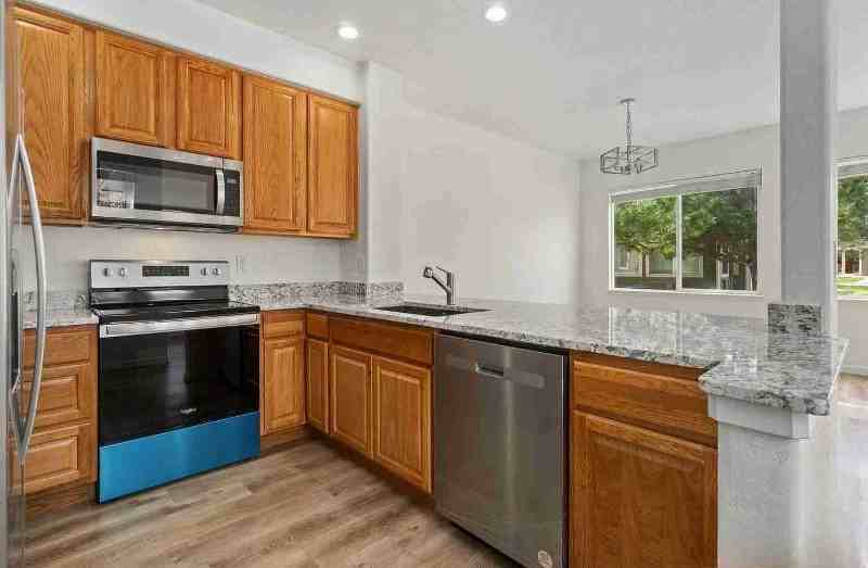 2261 E 128th Ave - Photo 6 of 19