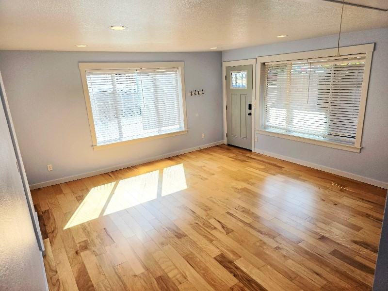3318 E 26th St - Photo 4 of 12