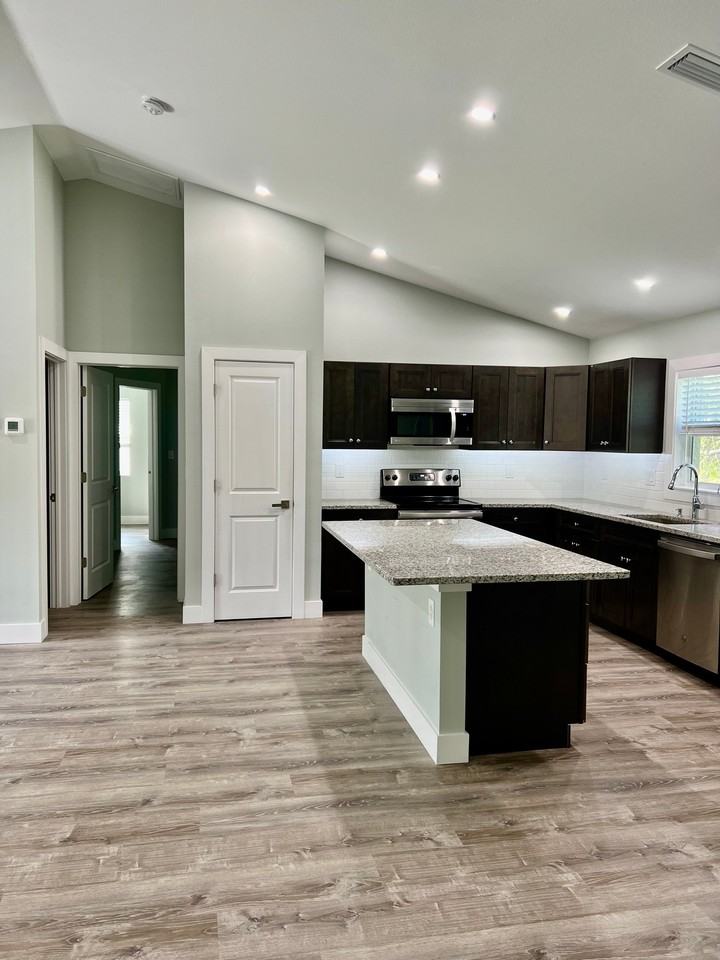 2404 Stagnaro Rd - Photo 4 of 14