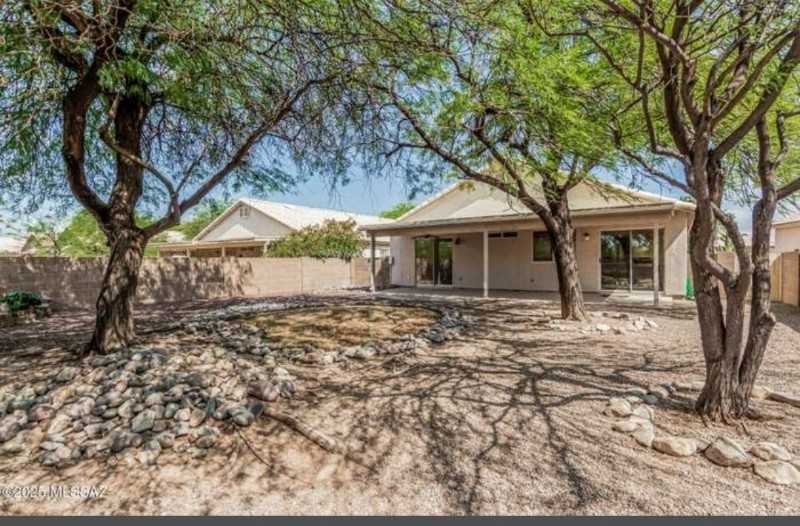 1989 W Cholla Vista Dr - Photo 2 of 13