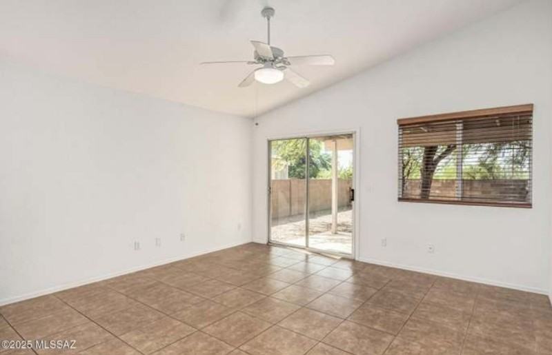 1989 W Cholla Vista Dr - Photo 4 of 13