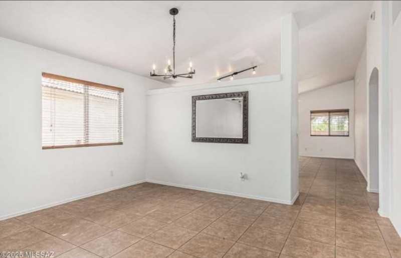 1989 W Cholla Vista Dr - Photo 6 of 13