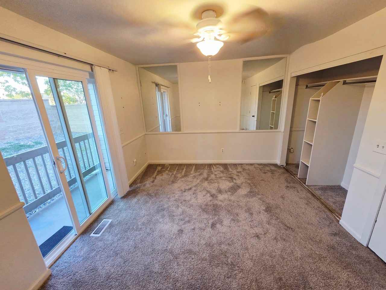 165 S Sable Blvd #R20 - Photo 6 of 12