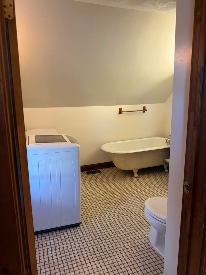 37 Chase St #3 - Photo 2 of 10