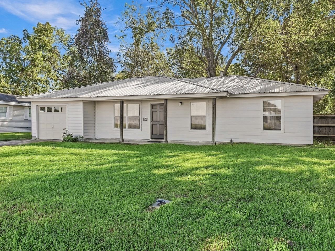 365 Eldridge Dr - Photo 3 of 31