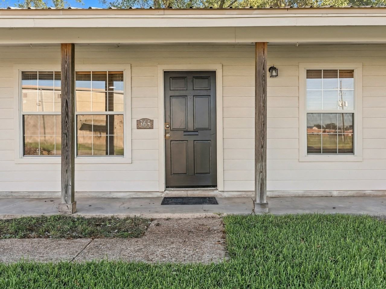 365 Eldridge Dr - Photo 4 of 31